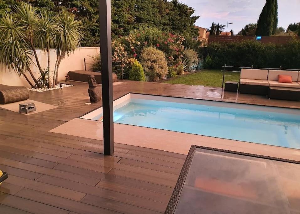 Maison De Vacances Contemporaine Avec Piscine Villa Vedène Exterior foto