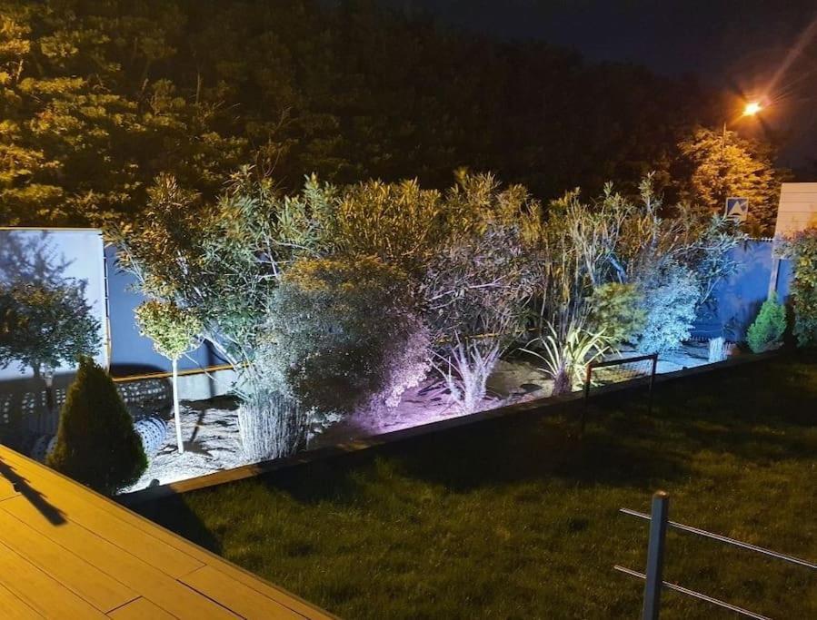 Maison De Vacances Contemporaine Avec Piscine Villa Vedène Exterior foto